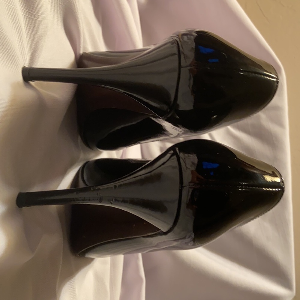 Stuart Weitzman Sashay Black Soft Patent In M 7.5 - image 2